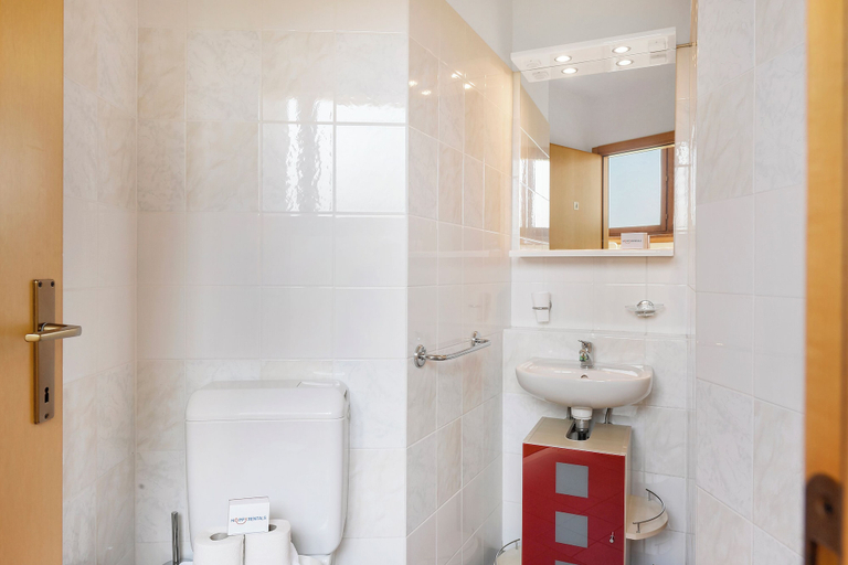 Bathroom 4, Casa Nova Bella With Free Parking, Lugano