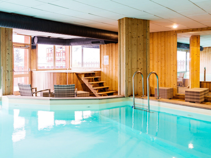 Pool 5, Scenic Alps Apartment Stay, Savoie