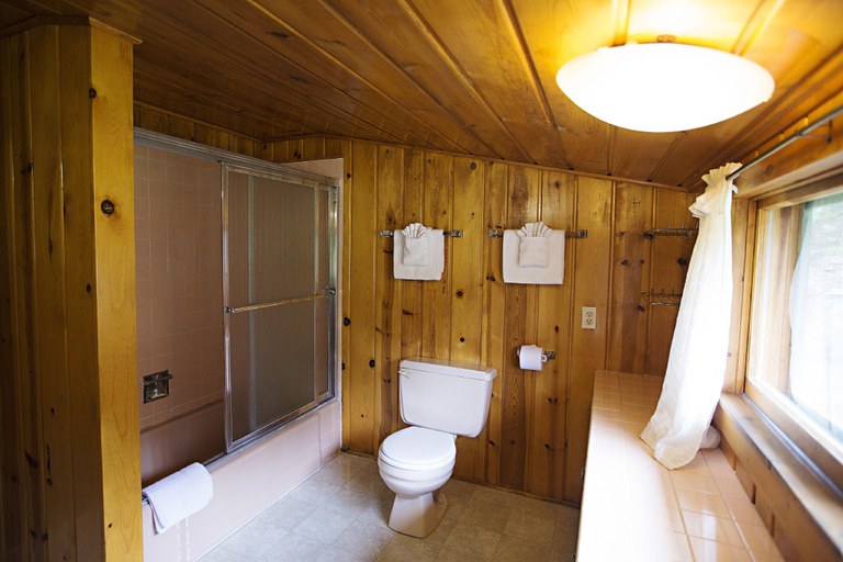 Bathroom 3, Idlewilde by the River, Larimer