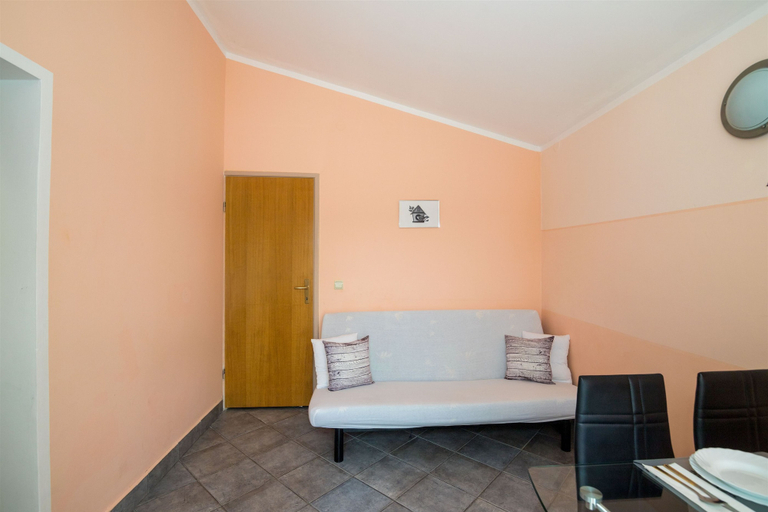 Others 2, Apartments Mirjana, Marina