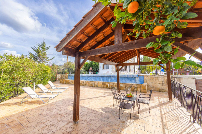 Food & Drinks, Villa Kambos Ena in Polis