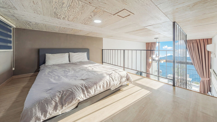 Bedroom 3, Yeosu Bokja Spa Pension, Yeosu