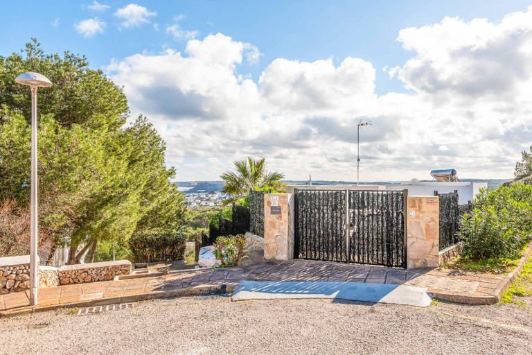 Others 3, Villa Gill, Baleares