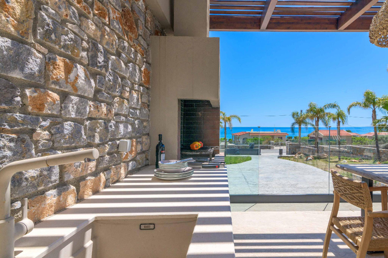 Others 5, Villa Helios, South Aegean