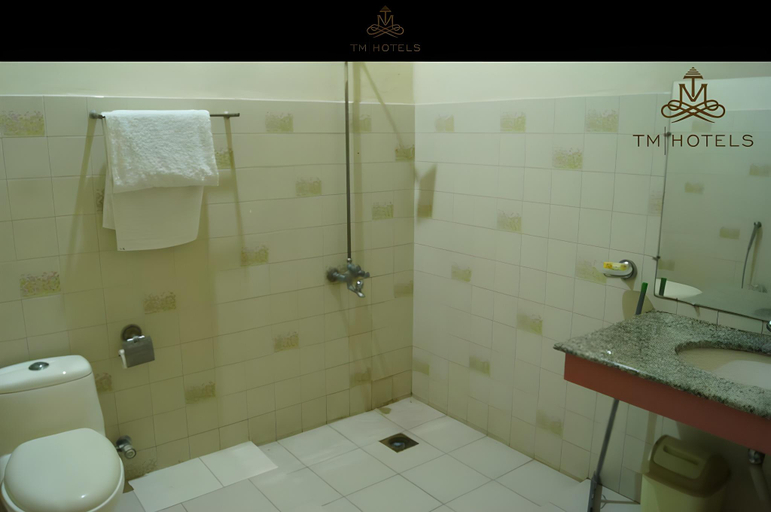 3, Shelton Hotel Kalma Chowk Lahore, Lahore