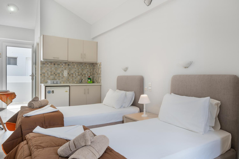 Others 5, Ilias Voula Studios, South Aegean