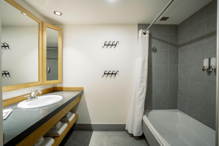 Bathroom 4, Auberge Duchesnay, La Jacques-Cartier