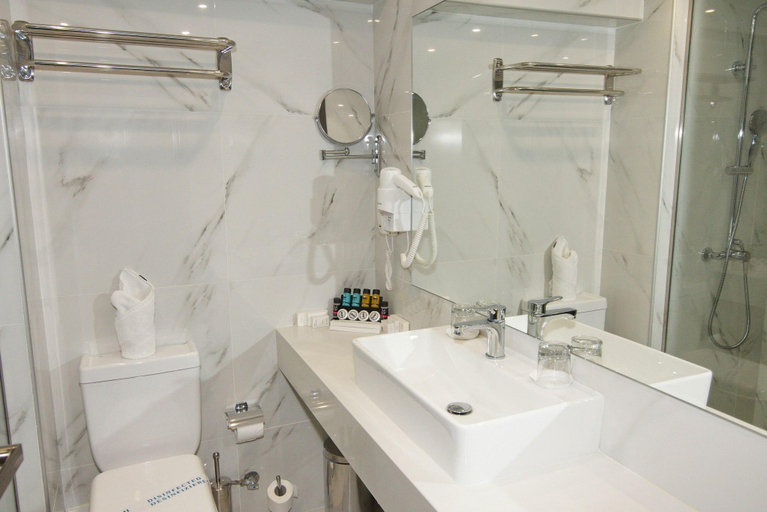 Bathroom 4, Boss Boutique Athens, Attica