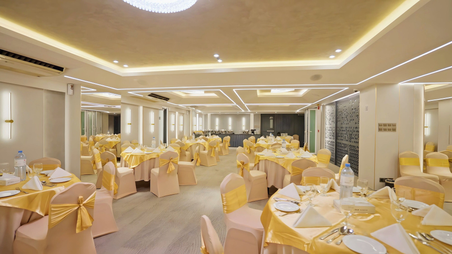 Food & Drinks 5, Platinum Grand, Dhaka