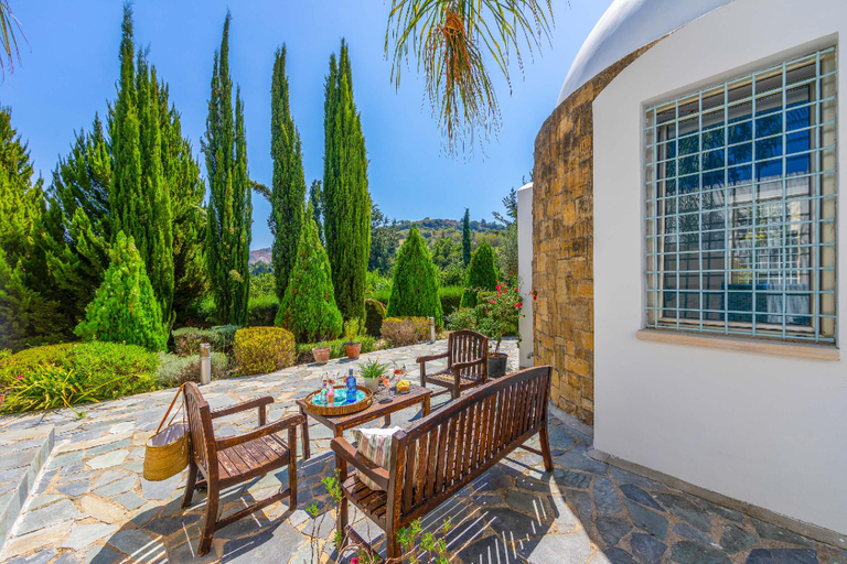 Others 5, Villa Zoey