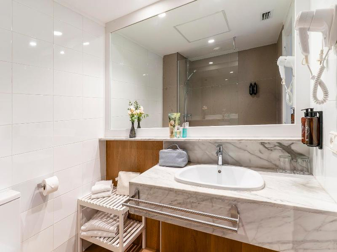 Bathroom 4, Prestige Goya Park, Girona