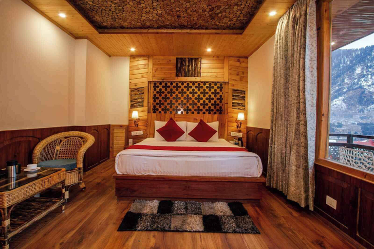 Room 4, Snow Creek By JNS Hotels CentrallyHeated, Kullu