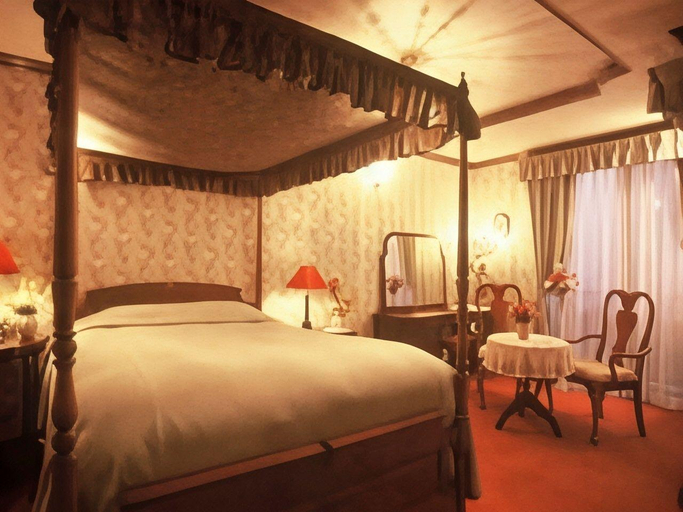Bedroom 2, White Princess, Itō