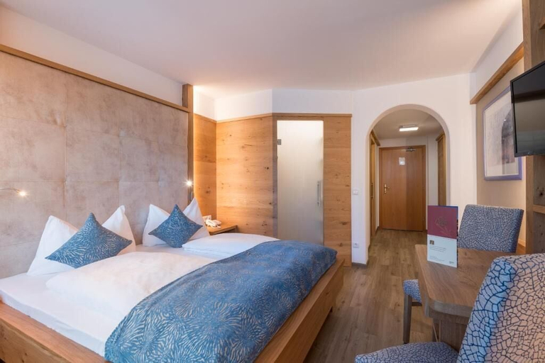 Bedroom 5, Posthotel Lamm, Bolzano