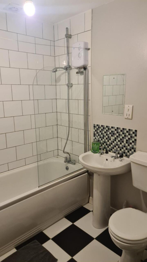 Bathroom 2, Alexandra Park Apartments, Belfast