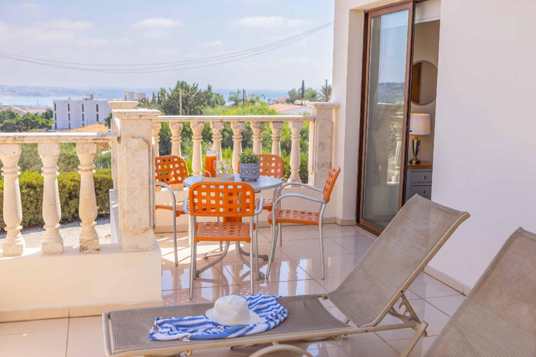 Others 3, Villa Olivia Coral
