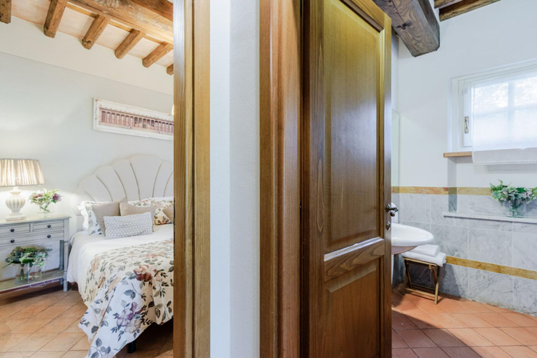 Room 4, Cicale Farmhouse 3 Bedrooms Farmhouse With Pool, Lucca