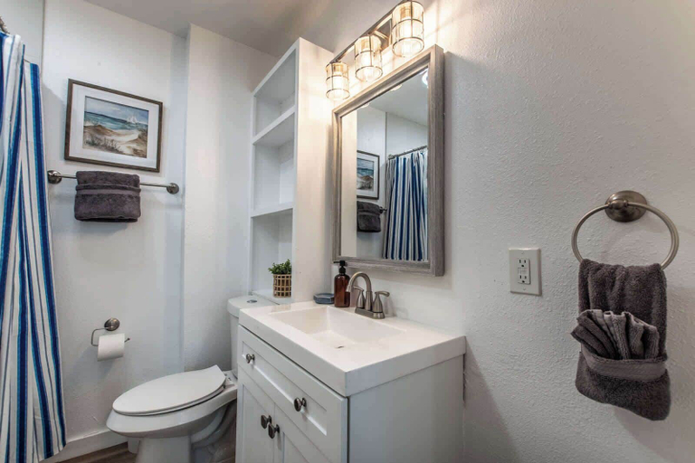 Bathroom 2, Ocean View From Balcony - Ocean Drive, Nueces