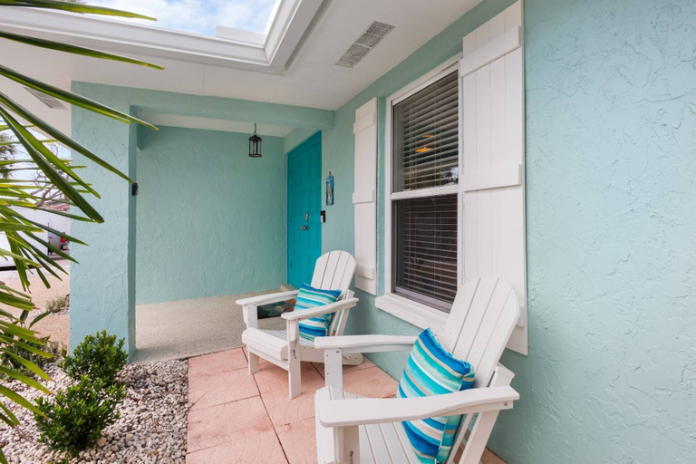 Exterior 4, Mermaid Cove, Sarasota