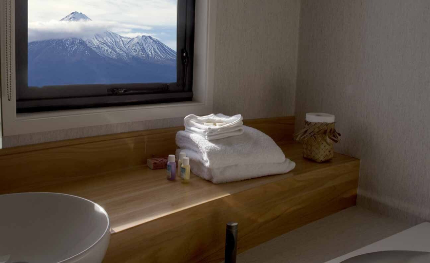 Others 4, Headlands Hotel, South Taranaki