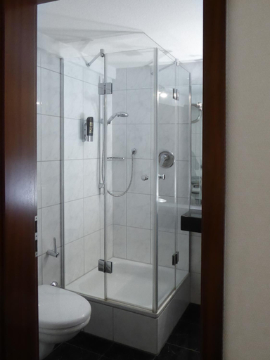 Bathroom 2, Malerwinkel Hotel, Main-Tauber-Kreis
