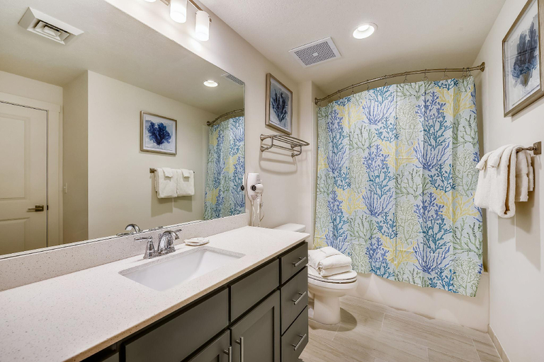 Bathroom 5, Sterling Resorts -Calypso Resorts and Towers, Bay