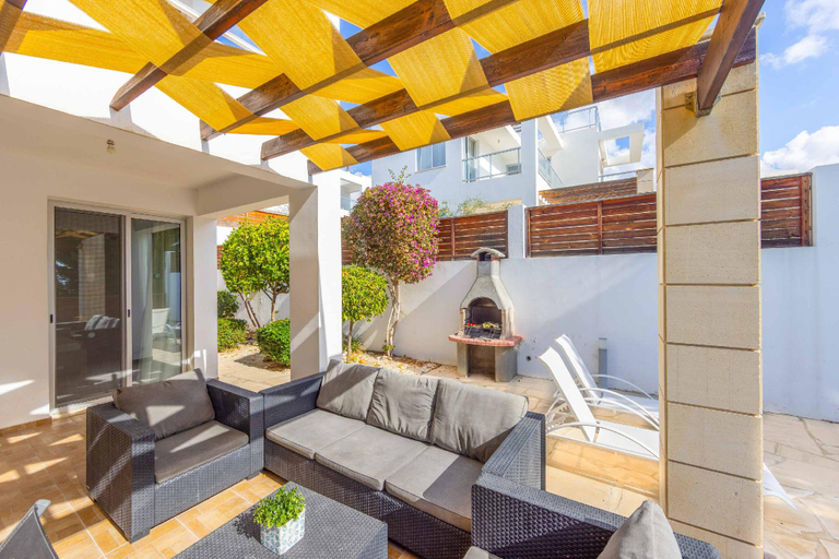 Others 4, Villa Ana Coral
