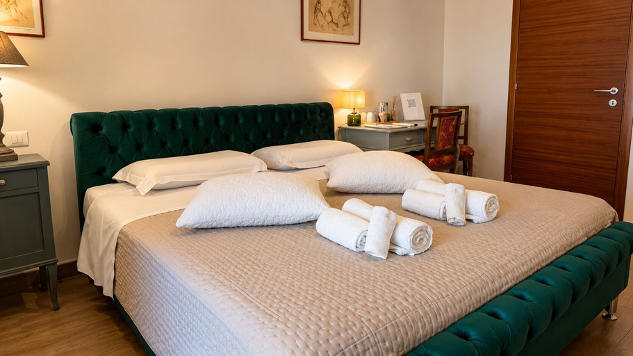 Bedroom 4, Al Battistero Luxury Suite, Ravenna