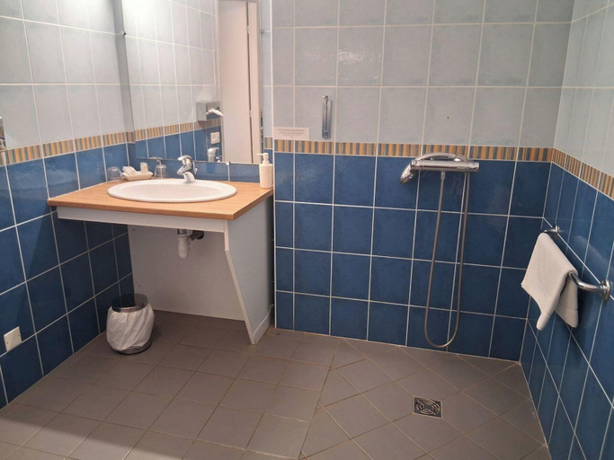 Bathroom 5, L'instant Mont le Viaur, Aveyron