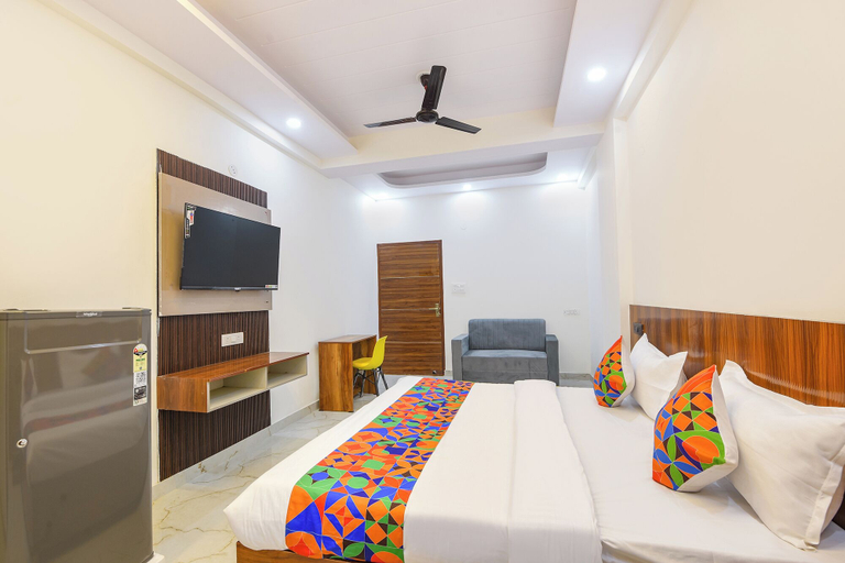 Room 4, FabHotel 24x Living, Gurgaon