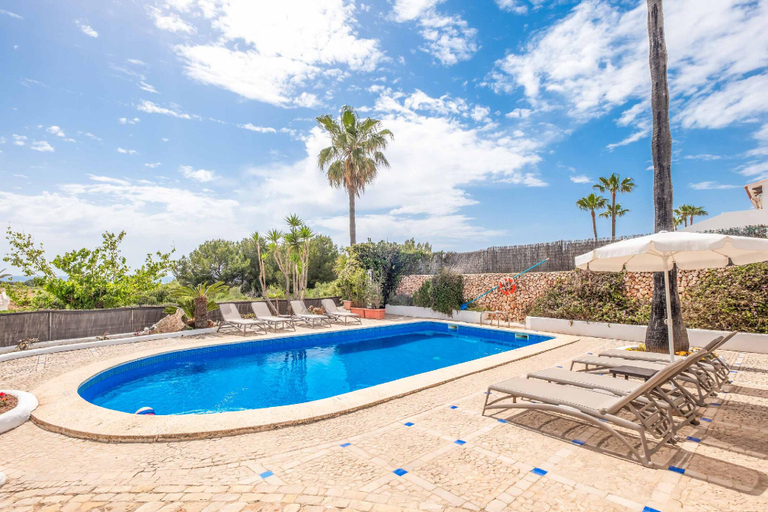 Others 2, Villa Delfin, Baleares