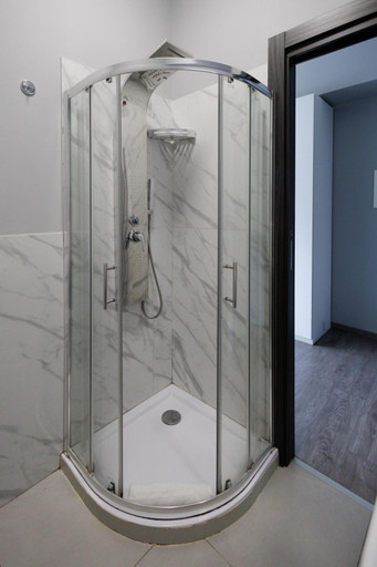 Bathroom 3, La Palazzata Urban Suites, Messina