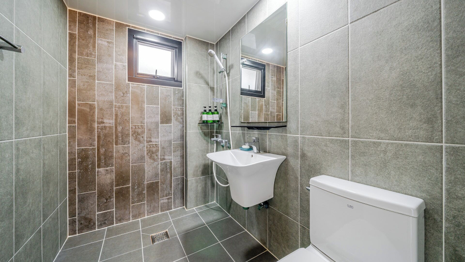 Bathroom 4, Yeosu Andante Spa Pension, Yeosu