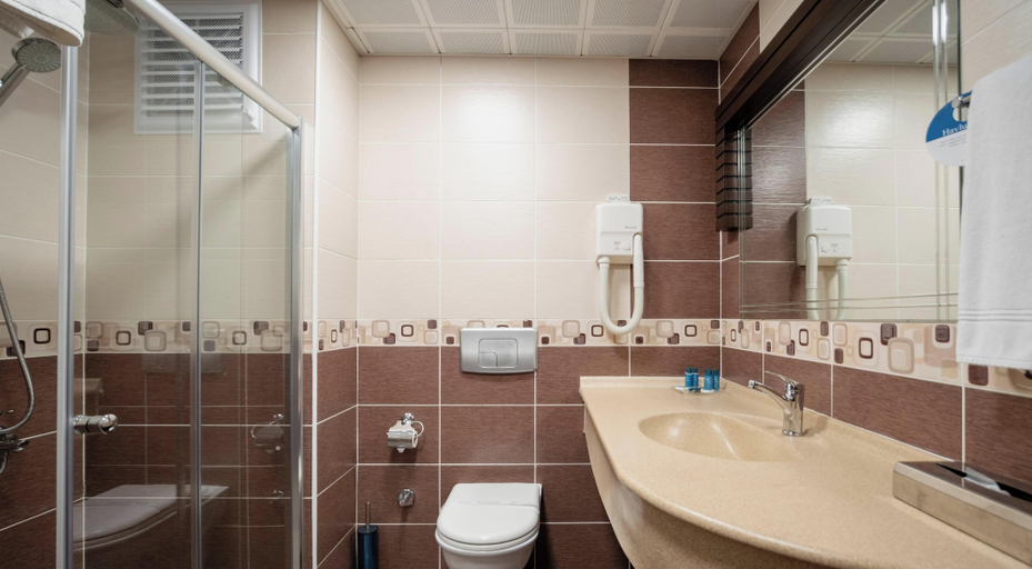 Bathroom 5, KTÜ Koru Otel, Merkez