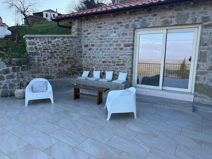 Terrace/patio 2, En kanalion, Thessaly