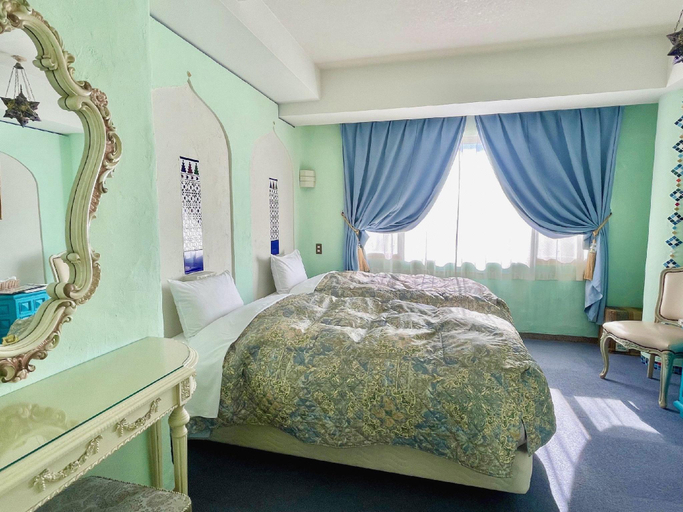 Bedroom 2, Arabian Art Hotel & Gallery, Kamogawa