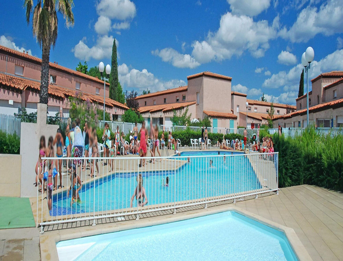 Pool, Sunny Duplex Cottage for 4, Pyrénées-Orientales
