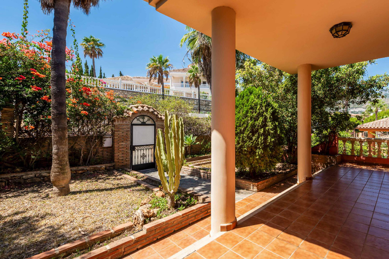 Others 4, Villa Torrequebrada, Málaga