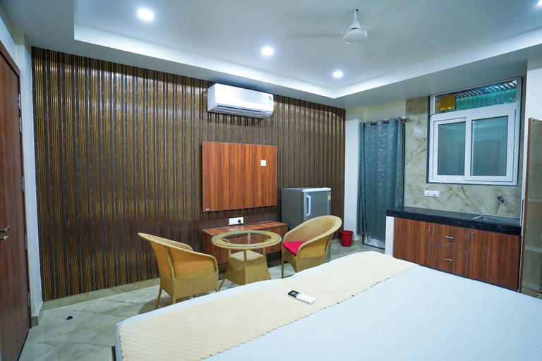 Room 2, Hotel Ashirwad Noida, Gautam Buddha Nagar