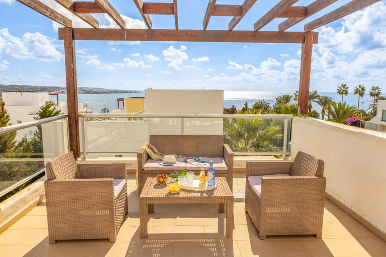 Others 3, Villa Ana Coral