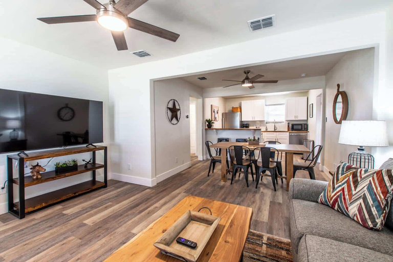 Living area 5, Sleeps 22 - Seaside Escape Two Fully Remodeled Homes for Your Group, Nueces