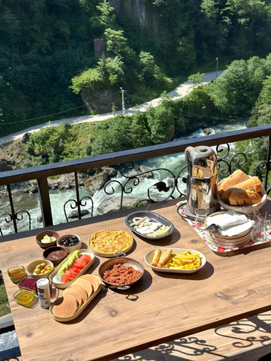 Food & Drinks 5, Walnut Bungalow, Ardeşen
