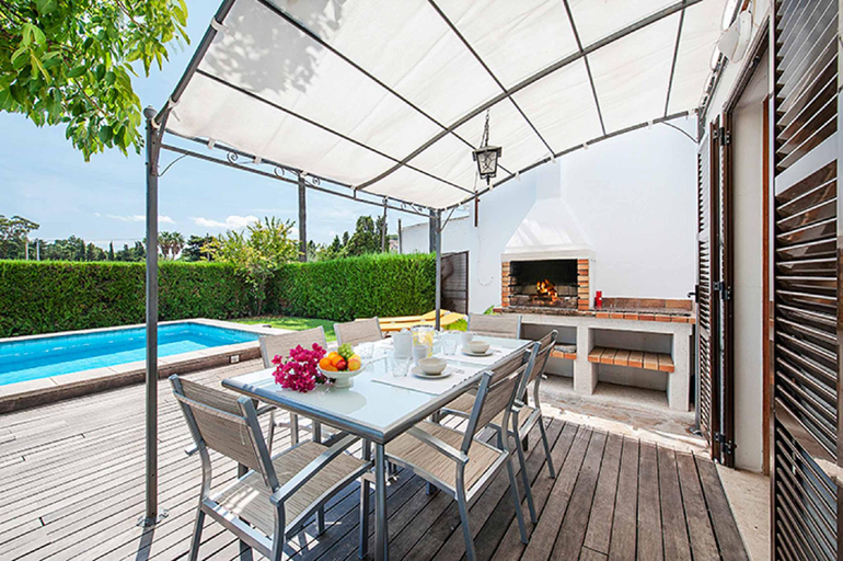 Others 4, Villa Provenza, Baleares