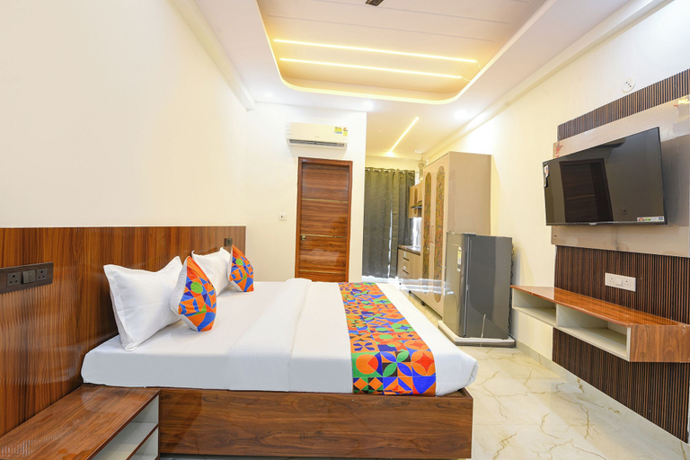 Room 5, FabHotel 24x Living, Gurgaon