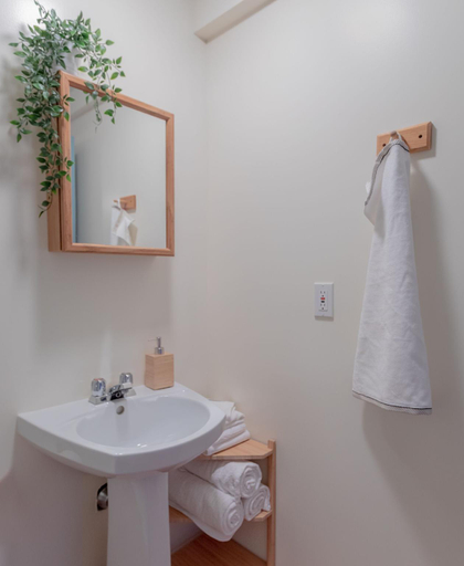 Bathroom 4, Auberge & Campagne, La Côte-de-Beaupré