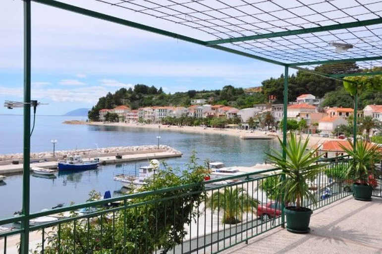 Others 2, Apartments Tonci, Podgora