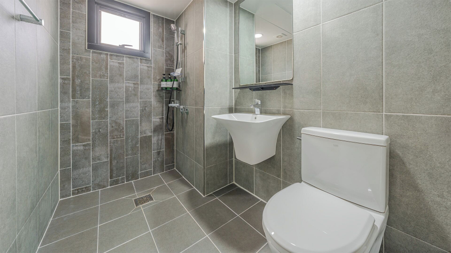 Bathroom 4, Yeosu Bokja Spa Pension, Yeosu