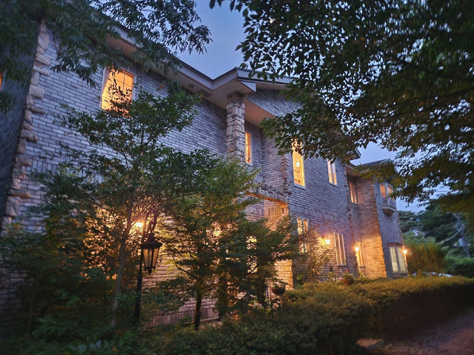 Exterior & Views 4, White Princess, Itō