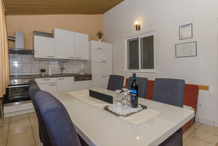 Others 5, Apartments Denis, Supetar