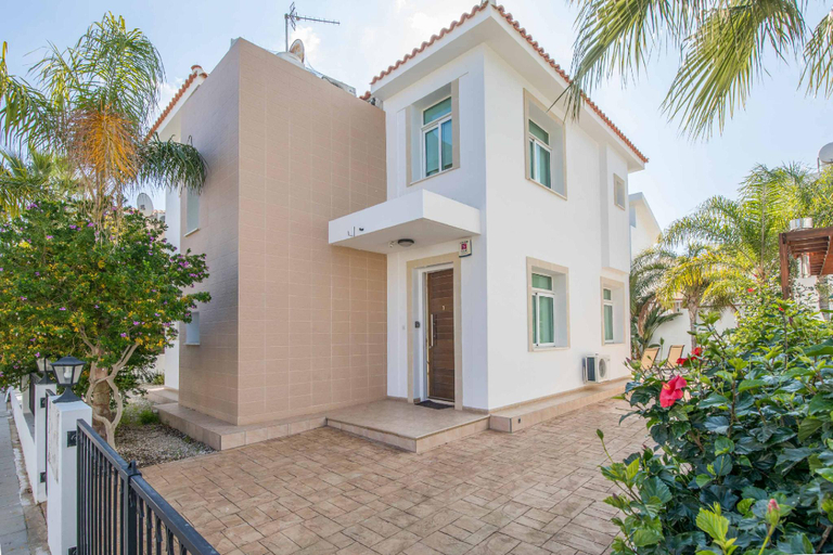 3, Villa Armostia